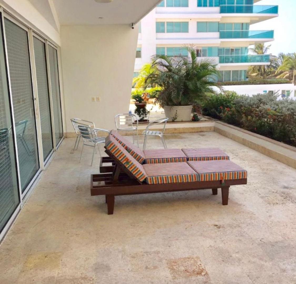 Amplio De 3 Alcobas Edificio Primera Linea De Playa * Cartagena