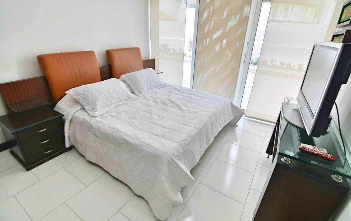 Apartment Amplio De 3 Alcobas Edificio Primera Linea De Playa Cartagena