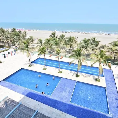Amplio De 3 Alcobas Edificio Primera Linea De Playa * Cartagena