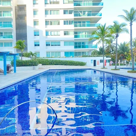 Amplio De 3 Alcobas Edificio Primera Linea De Playa *