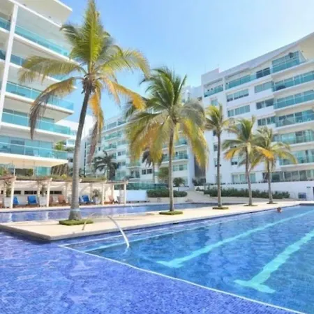 Amplio De 3 Alcobas Edificio Primera Linea De Playa Apartment *