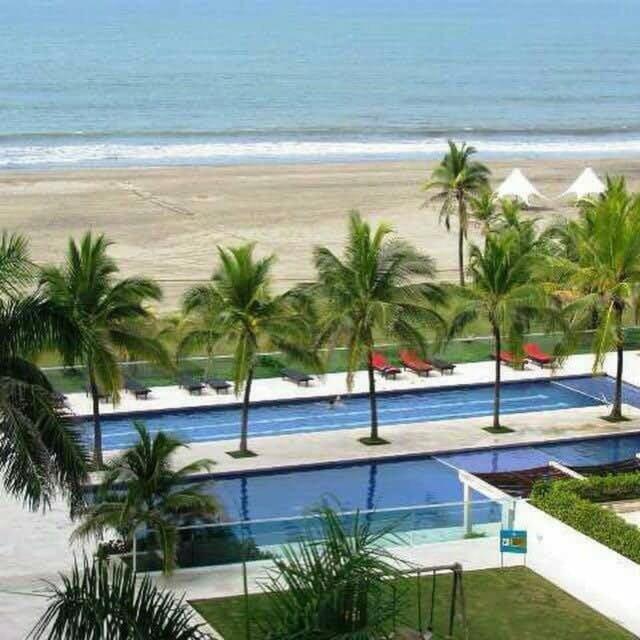 Apartamento Amplio De 3 Alcobas Edificio Primera Linea De Playa Cartagena